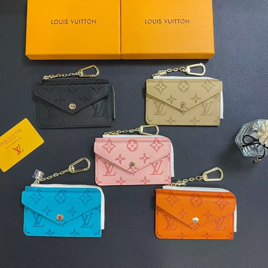 Elegant Louis Vuitton Card Holder Wallet in Signature Design